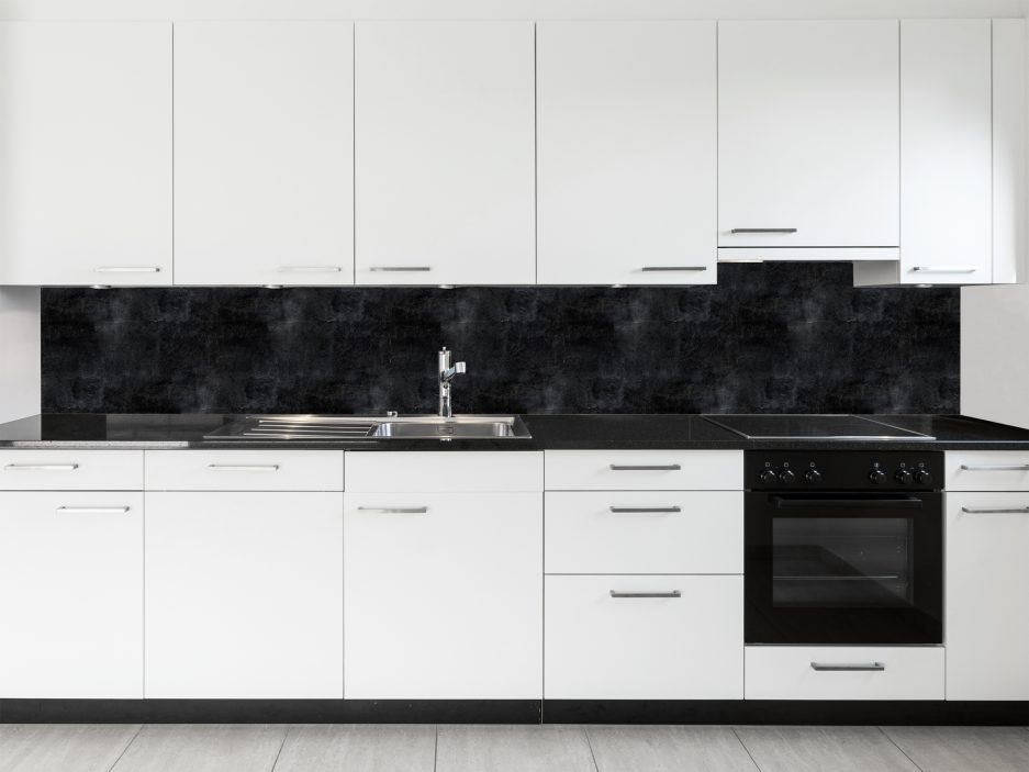 paraschizzi cucina effetto cemento nero